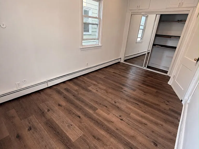 162 W 9th St — Photo 11