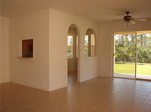 2nd image of 316 SW Maclay
