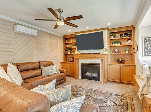4th image of 1807 E Moore Crest Ct S