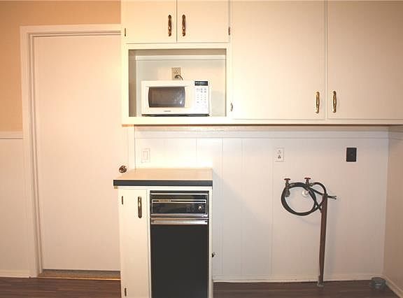 5th image of 6013 Saint Johns Ln