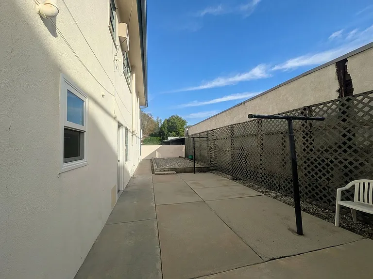 11936 Burbank Blvd — Photo 14