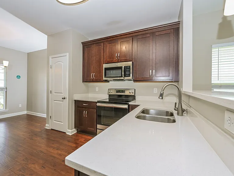 8809 Cressent Glen Ct — Photo 8