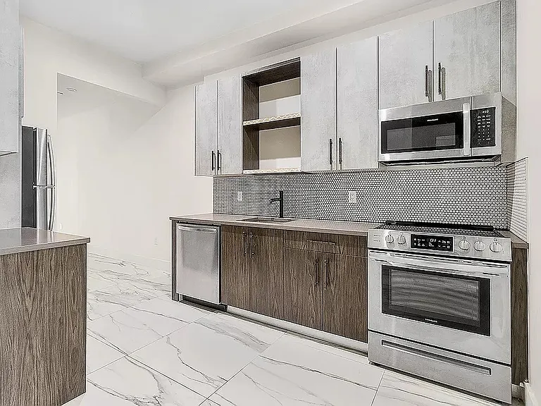 18 Starr St #4 — Photo 2