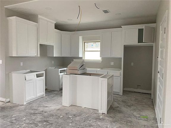 5th image of 608 W Polk Ave