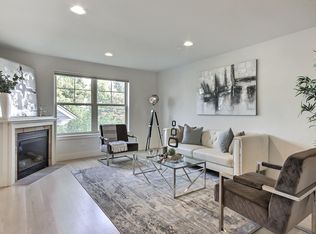41 W Etruria St APT C, Seattle, WA 98119