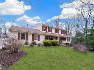 14297 Curvin Dr, Stewartstown, PA 17363