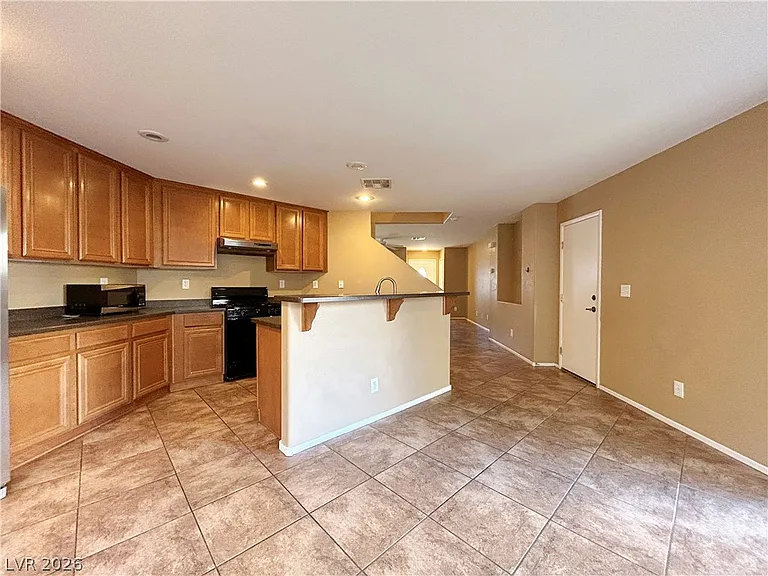 742 Iron Bridge St — Photo 12