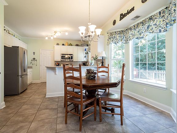 4th image of 2778 Victoria Lake Dr