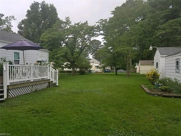 3rd image of 4102 Scott St