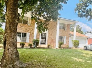 4036 Twin Lakes Dr, Memphis, TN 38128