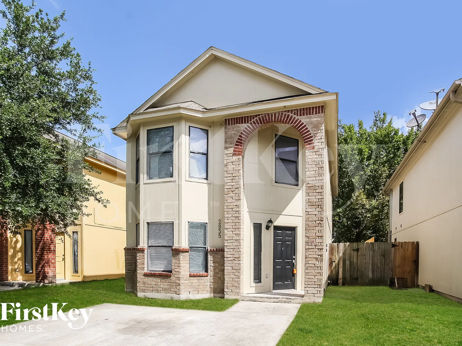 5 bed, 2.0 bath, 1562 sqft, $1,630 — Photo 2