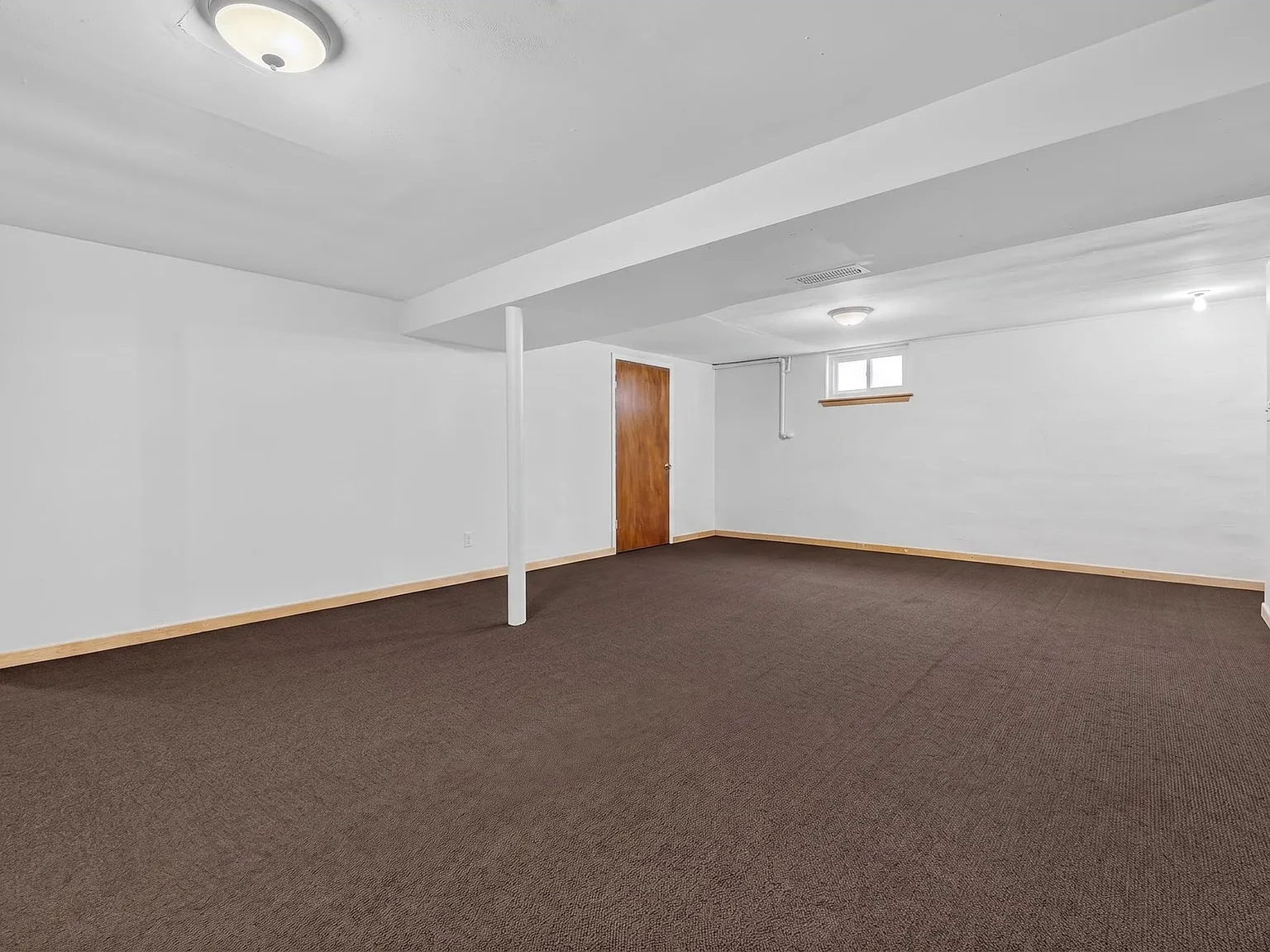 3 bed, 1.5 bath, 1420 sqft, $2,000 — Photo 4