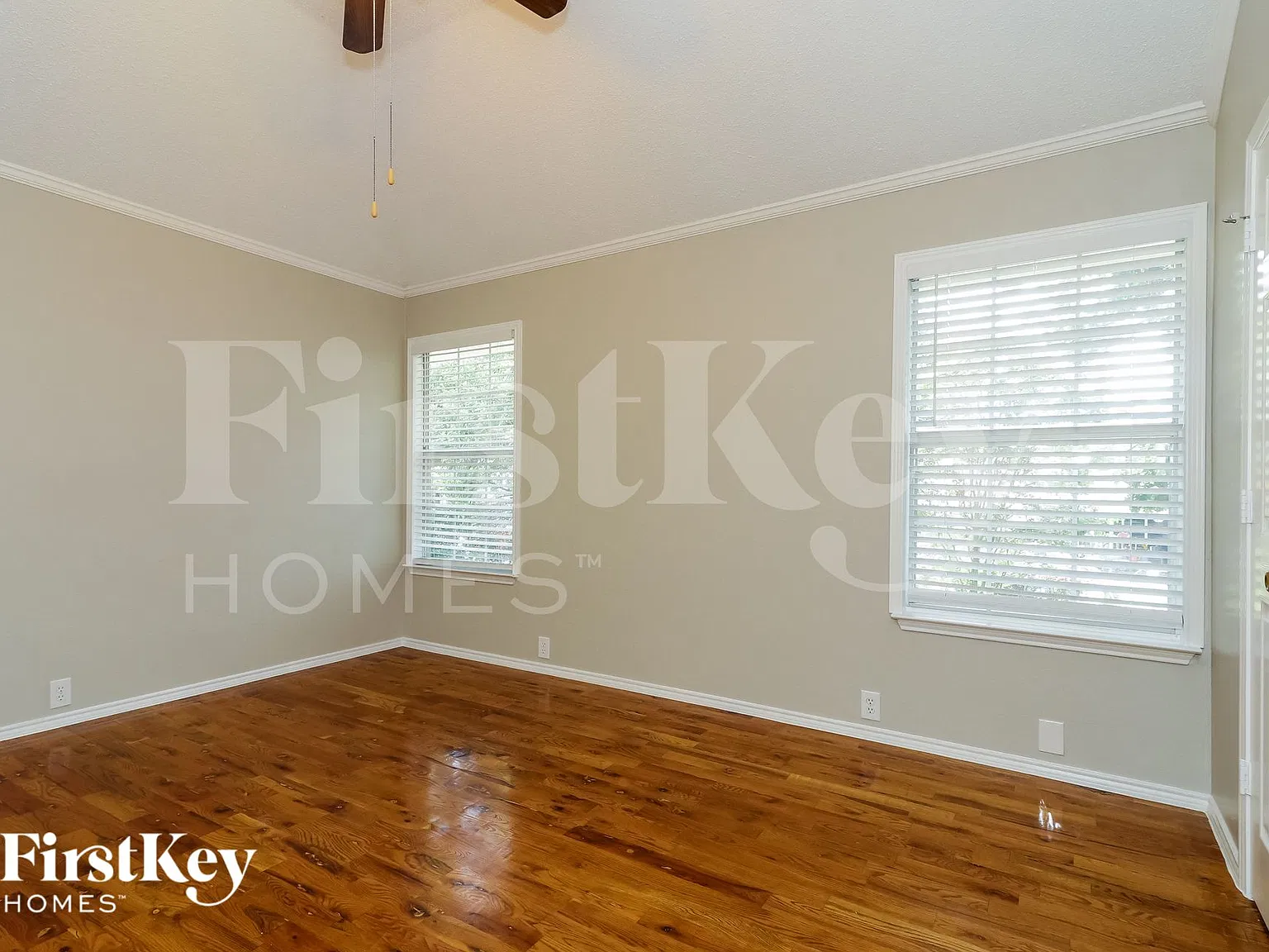 4 bed, 2.0 bath, 1990 sqft, $2,405 — Photo 3