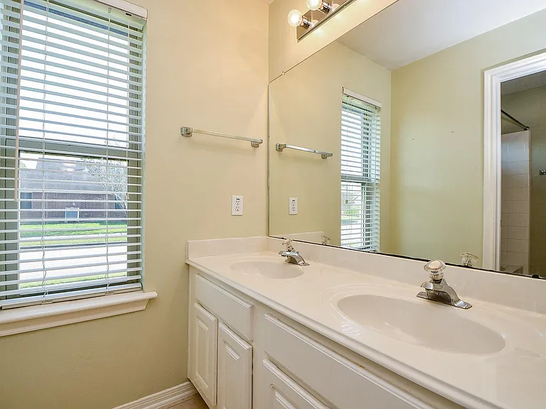 1816 Oak Lodge Dr — Photo 24