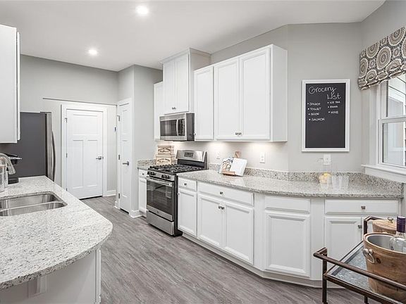 4th image of 175 Granger Dr