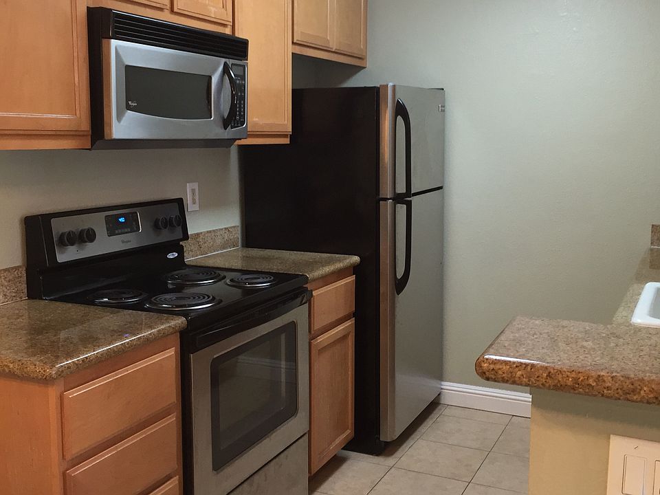 1st image of 2675 Somerset Park Cir