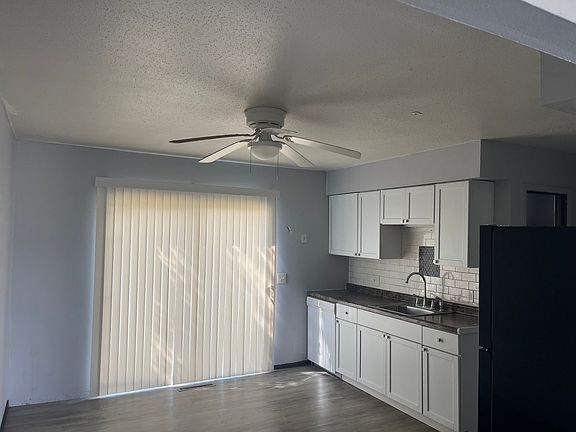 3rd image of 4206 N Elsie Ave