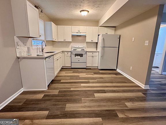 3rd image of 6682 Chupp Rd