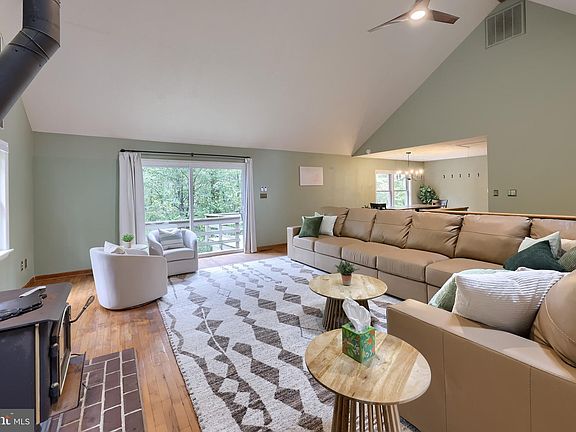 3rd image of 67 Deer Ln