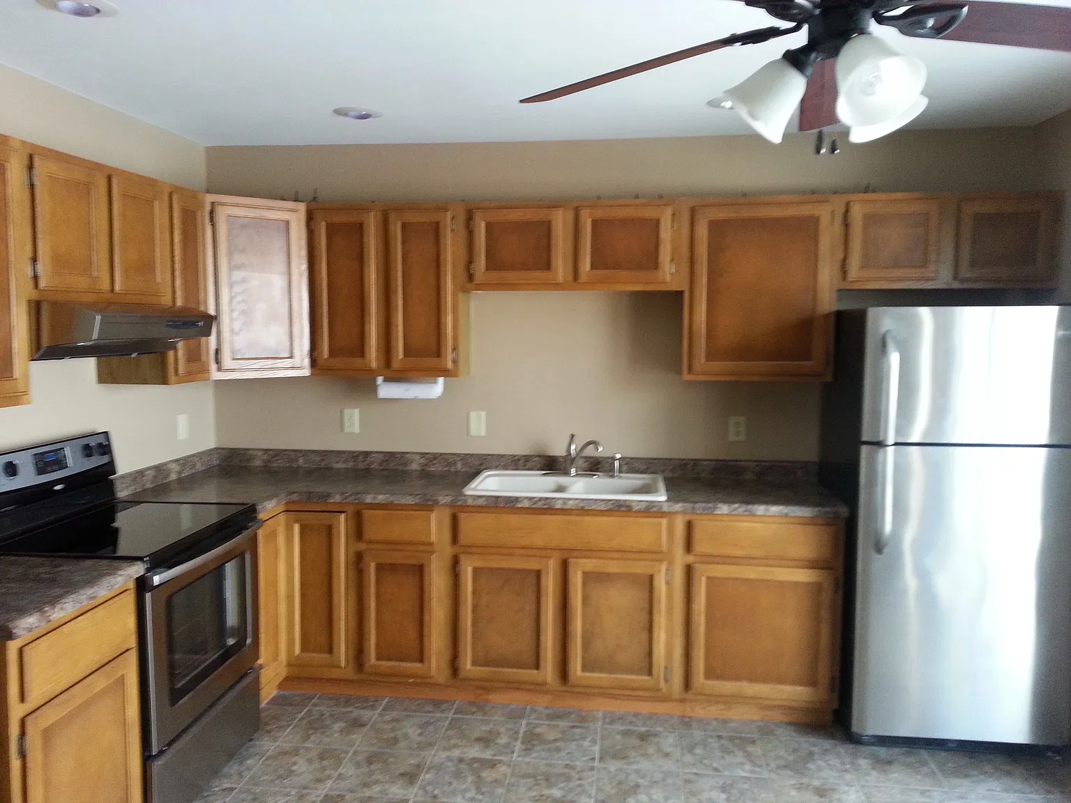 2 bed, 900 sqft, $950 — Photo 2