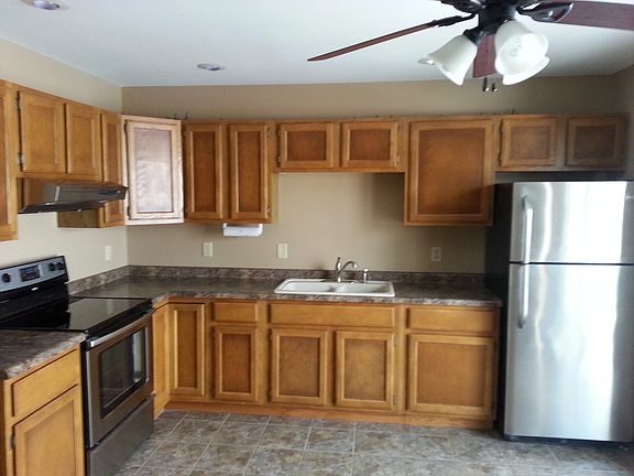 2nd image of 383 Clinton Ct #2