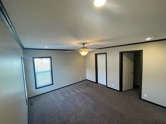 3rd image of 516 Courtland Ln #644