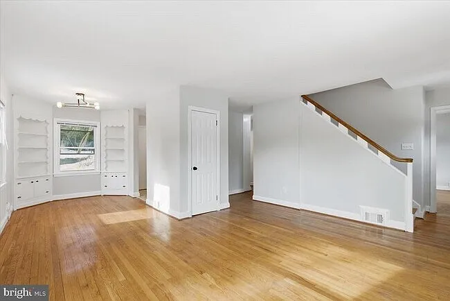 9704 Lorain Ave — Photo 4
