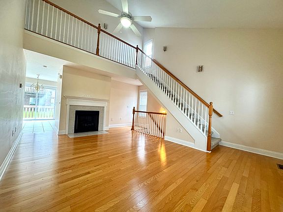 5th image of 880 Oak Tree Blvd