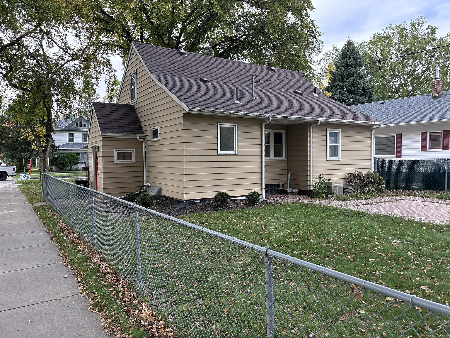 4 bed, 2259 sqft, $1,950 — Photo 4