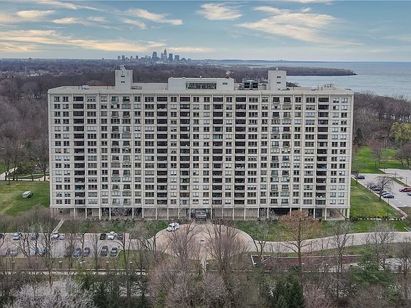 3rd image of 1 Bratenahl Pl APT 502