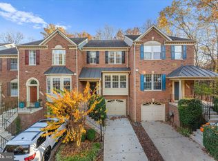 1415 Park Garden Ln, Reston, VA 20194