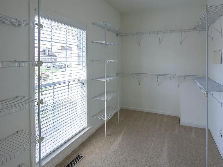 6811 Neville Dr — Photo 8