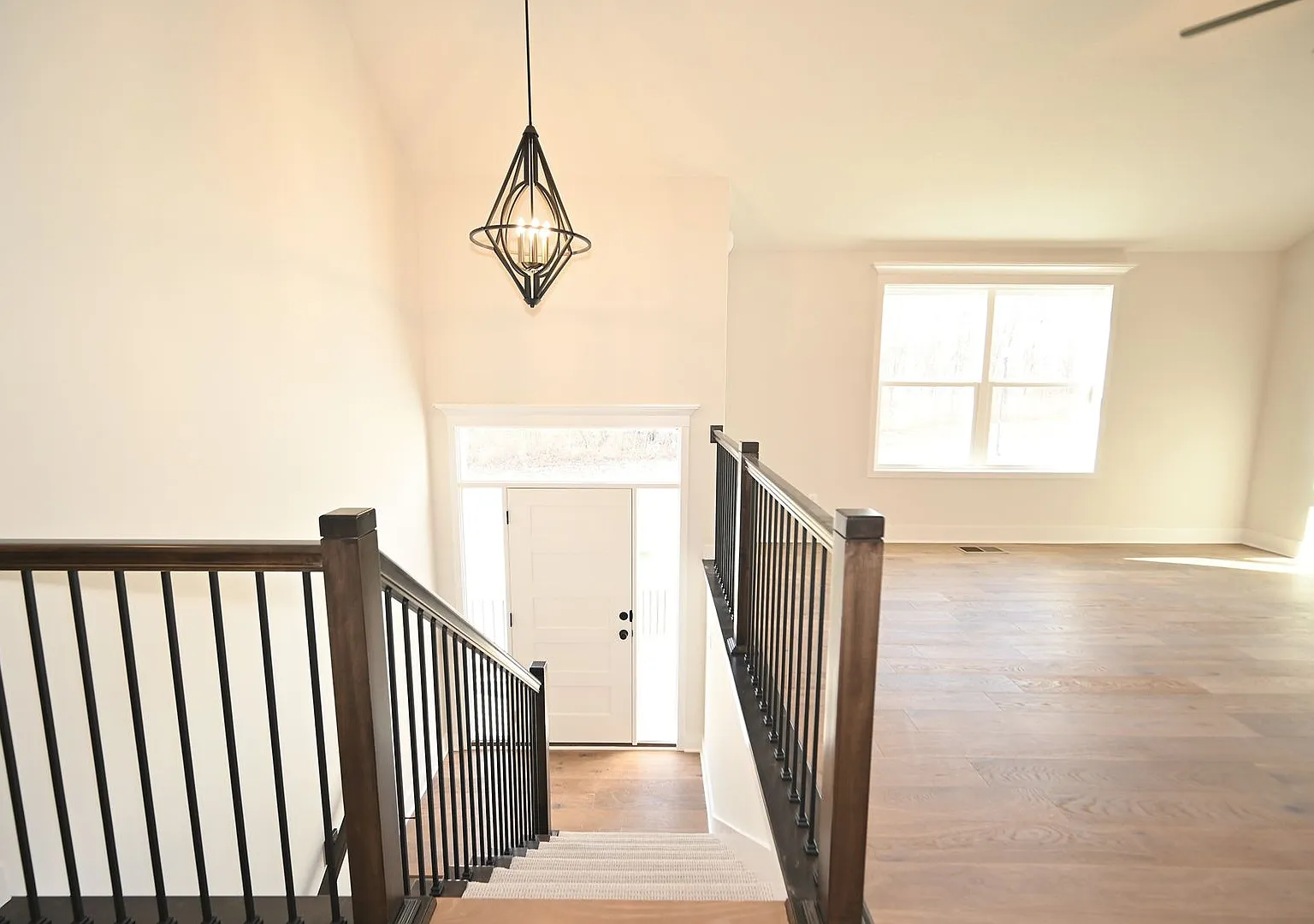 Brand new 4-bedroom, 3-bath House with a 3 car garage for rent! — Photo 4