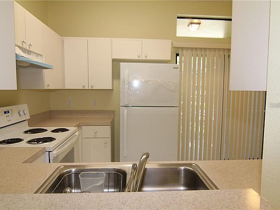 5th image of 6013 Scotchwood Gln APT 13