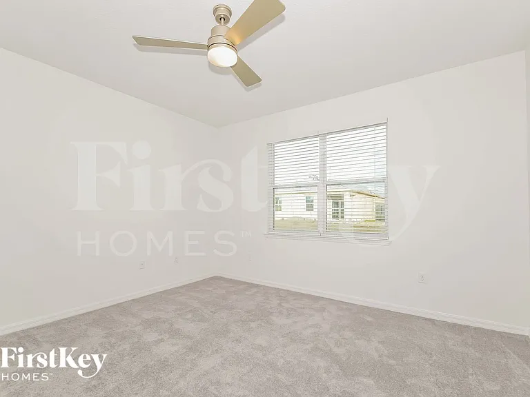 327 Corbel Ln — Photo 7