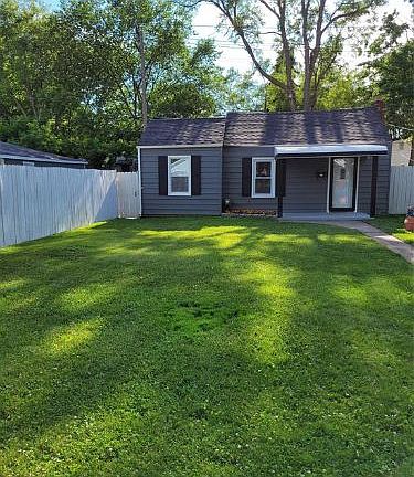 2nd image of 28739 Pinehurst St