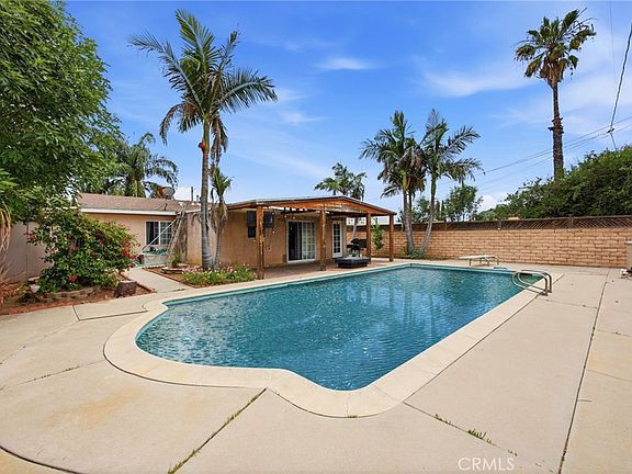2nd image of 1139 Aldgate Ave