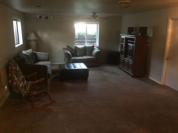 Grdn level  basement living