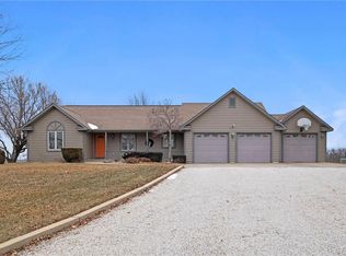2663 Louisiana Rd, Ottawa, KS 66067