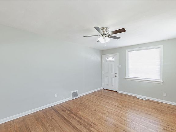 2nd image of 4826 Hamburg Ave