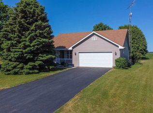 2692 N Stephanie Dr, Lindenwood, IL 61049