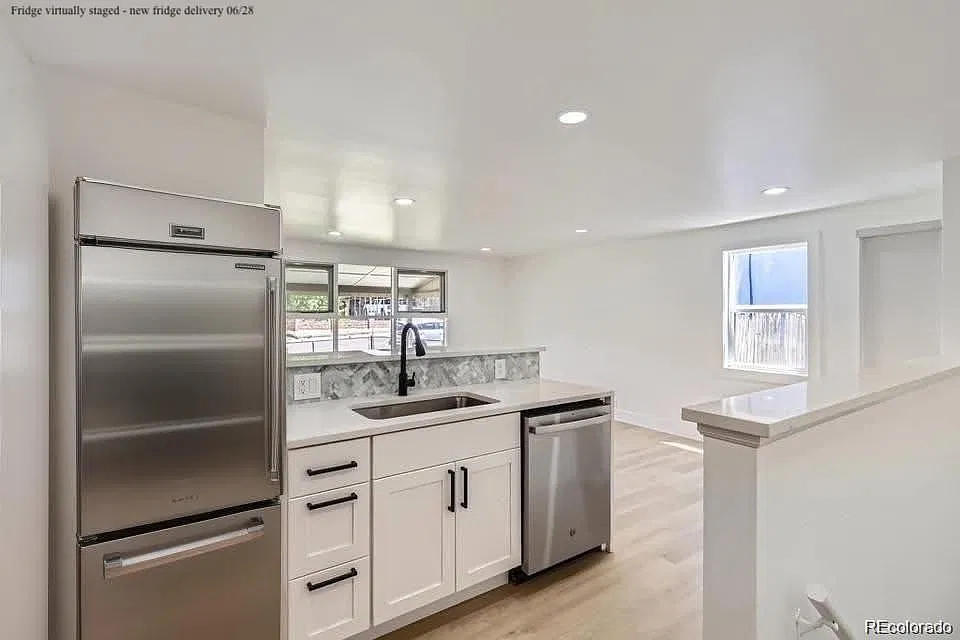 4 bed, 2.0 bath, 1702 sqft, $3,200 — Photo 2
