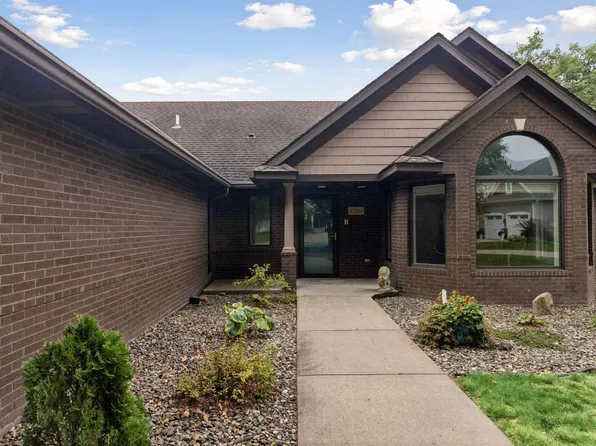 2349 16th Ter NW, New Brighton, MN 55112