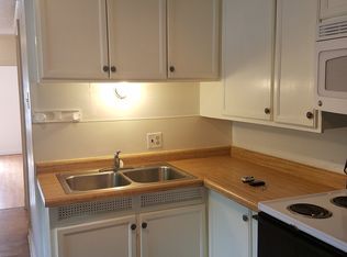 208 S Chestnut Ave APT 3, Green Bay, WI 54303
