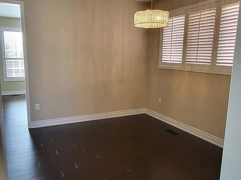 207 Dymott Ave — Photo 3