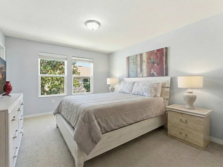 Crown Haven Dr — Photo 29