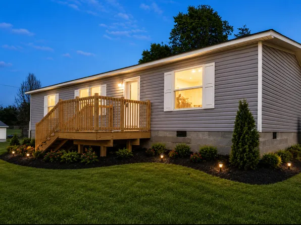 101 Welborn Adams Ln, Berry, KY 41003