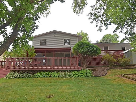 4th image of 902 Arlington Dr