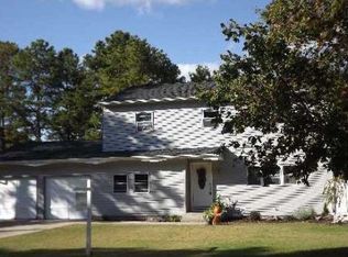 177 Hot Water St, Manorville, NY 11949