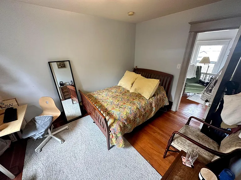 2217 Franklin Ave E — Photo 17
